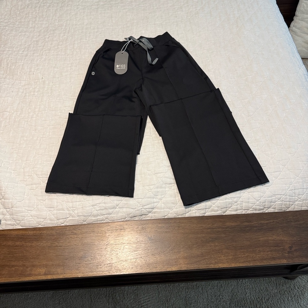 Figs Black Wide-Leg Utility Scrub Pants FORMX
